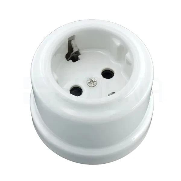 Fehér porcelán falon kívüli konnektor 2P+F kivitelben